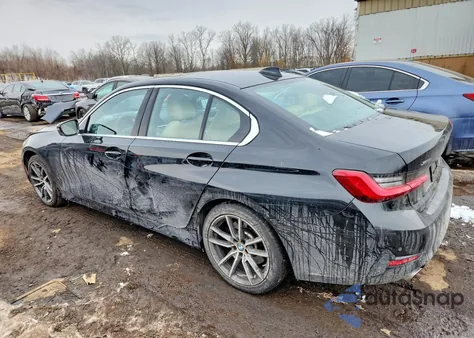 2019 BMW 330Xi z USA, uszkodzony, nr VIN WBA5R7C5XKAJ79377